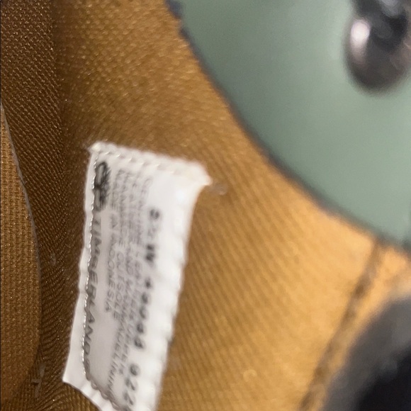 Timberland Olive and Black Boot - Picture 2 of 7